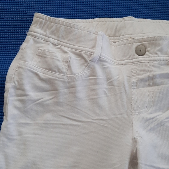 White Fila capris - Picture 2 of 13